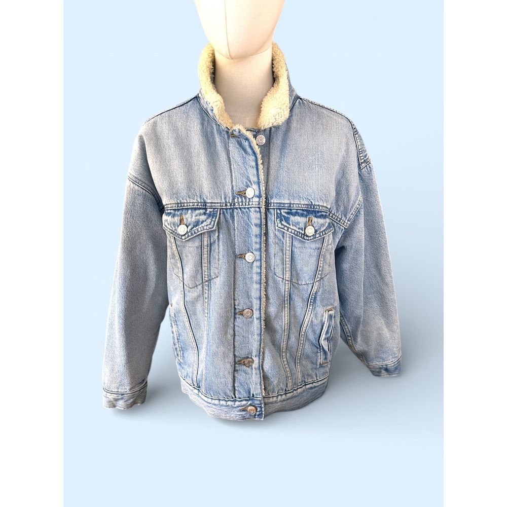 GAP Denim Sherpa Lined Trucker Jacket‎ Light Wash Blue Women's Size M - Picture 3 of 12